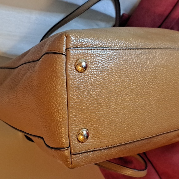 🎆Michael Kors Tan Soft Pebble Leather with Beautiful Gold Hardware - Picture 7 of 13